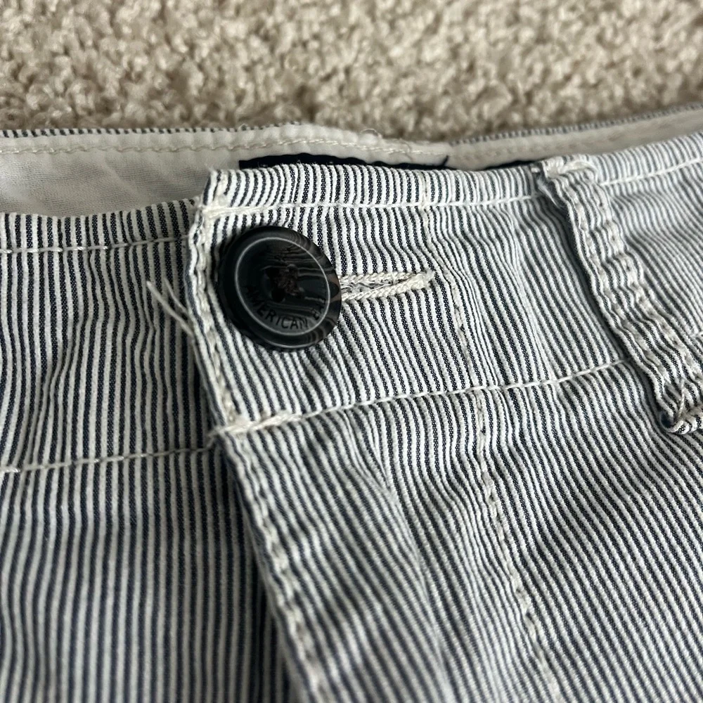 American Eagle Men’s Classic Fit Seersucker Shorts Blue White Pinstripe Size 34 - Picture 8 of 9